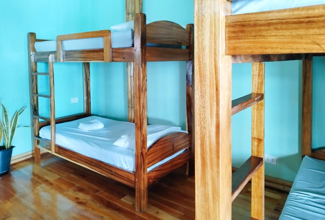 Casa Nena Hotel & Resort Iloilo By Reddoorz Guimbal Экстерьер фото